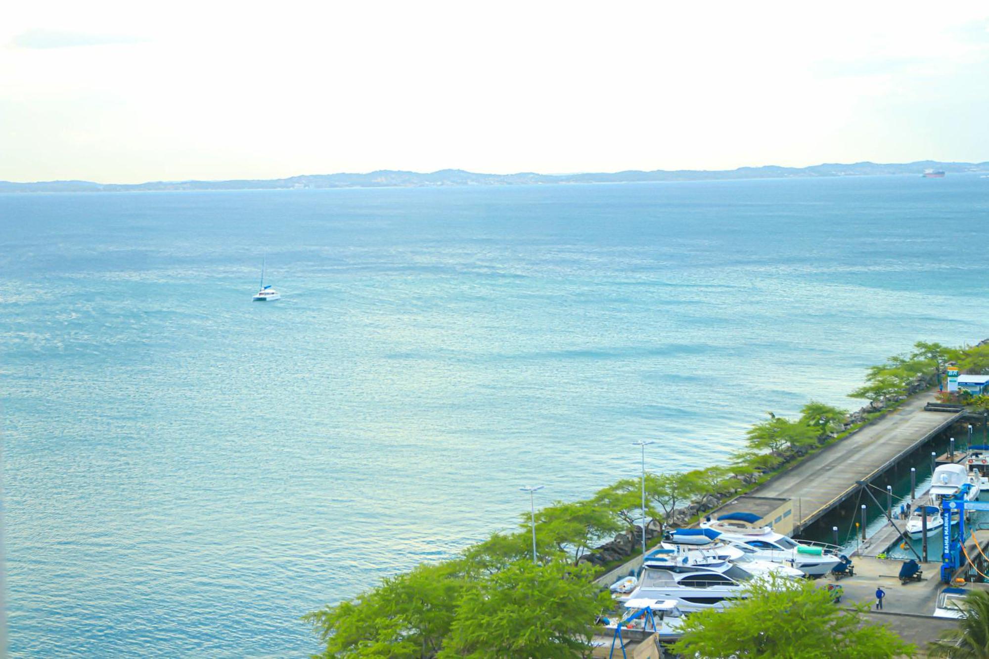 Cloc Marina Vista Mar P/ A Baia De Todos Os Santos Apartment Salvador Bagian luar foto