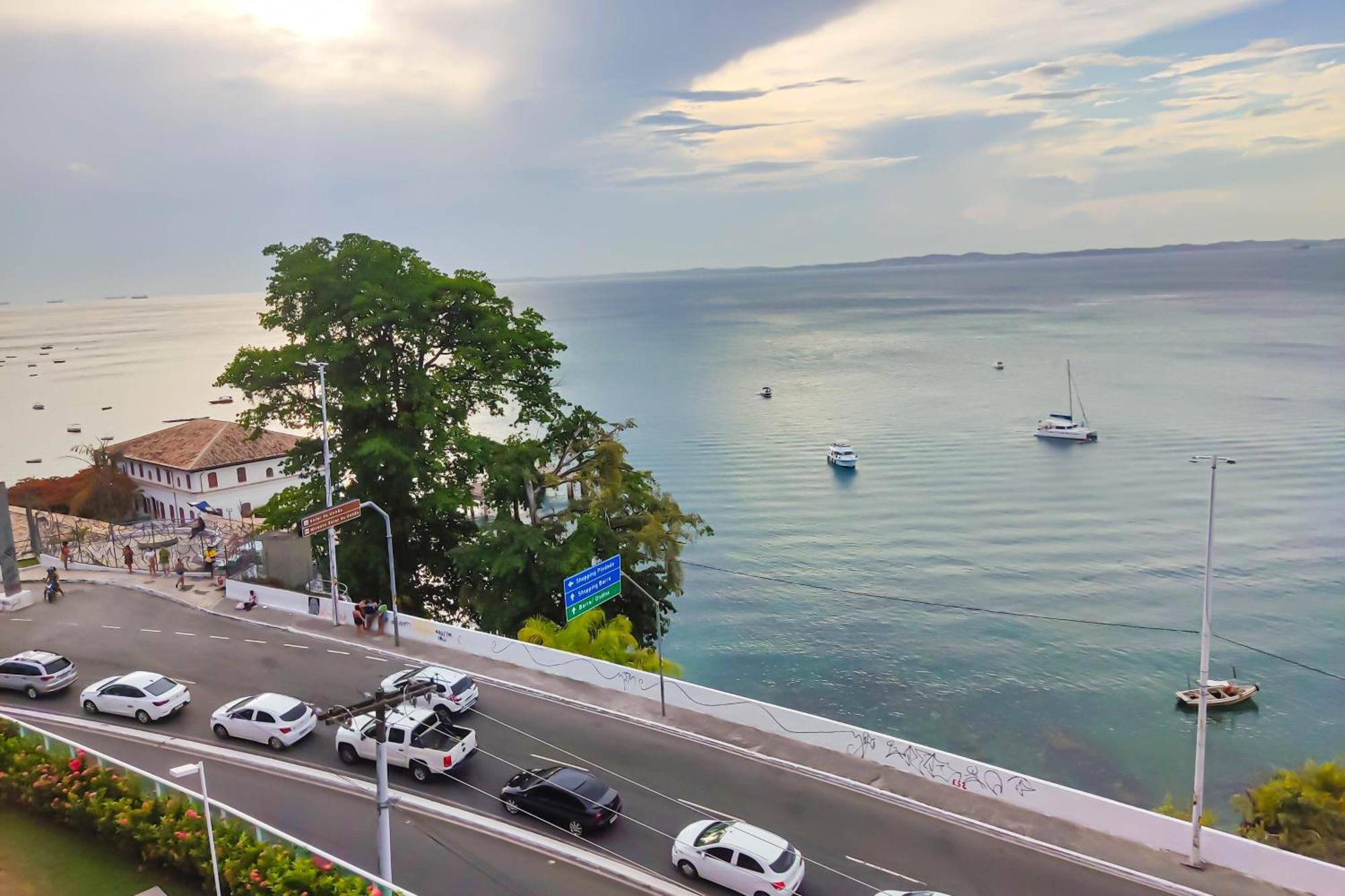 Cloc Marina Vista Mar P/ A Baia De Todos Os Santos Apartment Salvador Bagian luar foto