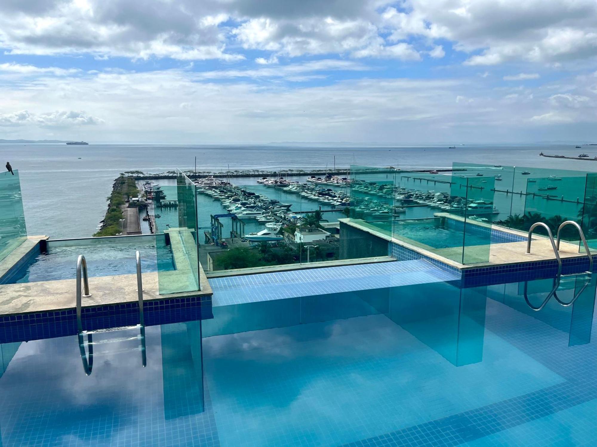Cloc Marina Vista Mar P/ A Baia De Todos Os Santos Apartment Salvador Bagian luar foto